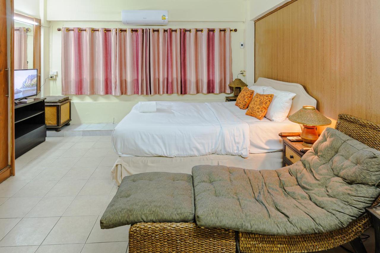 High5 Guesthouse Pattaya Exteriör bild