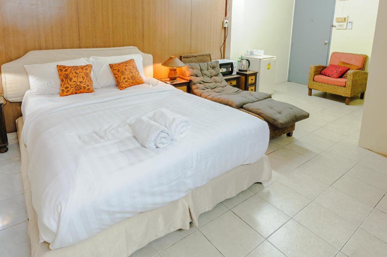 High5 Guesthouse Pattaya Exteriör bild