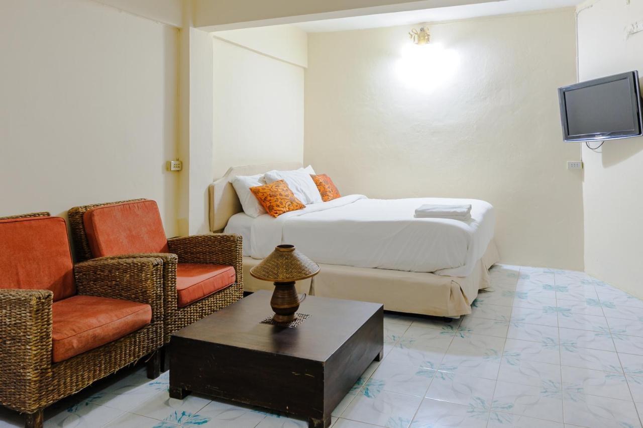 High5 Guesthouse Pattaya Exteriör bild