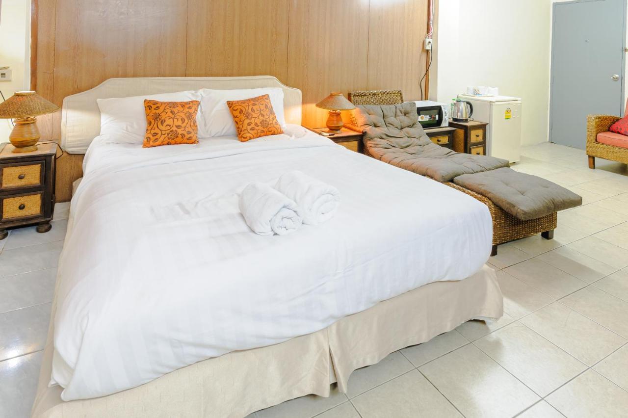High5 Guesthouse Pattaya Exteriör bild