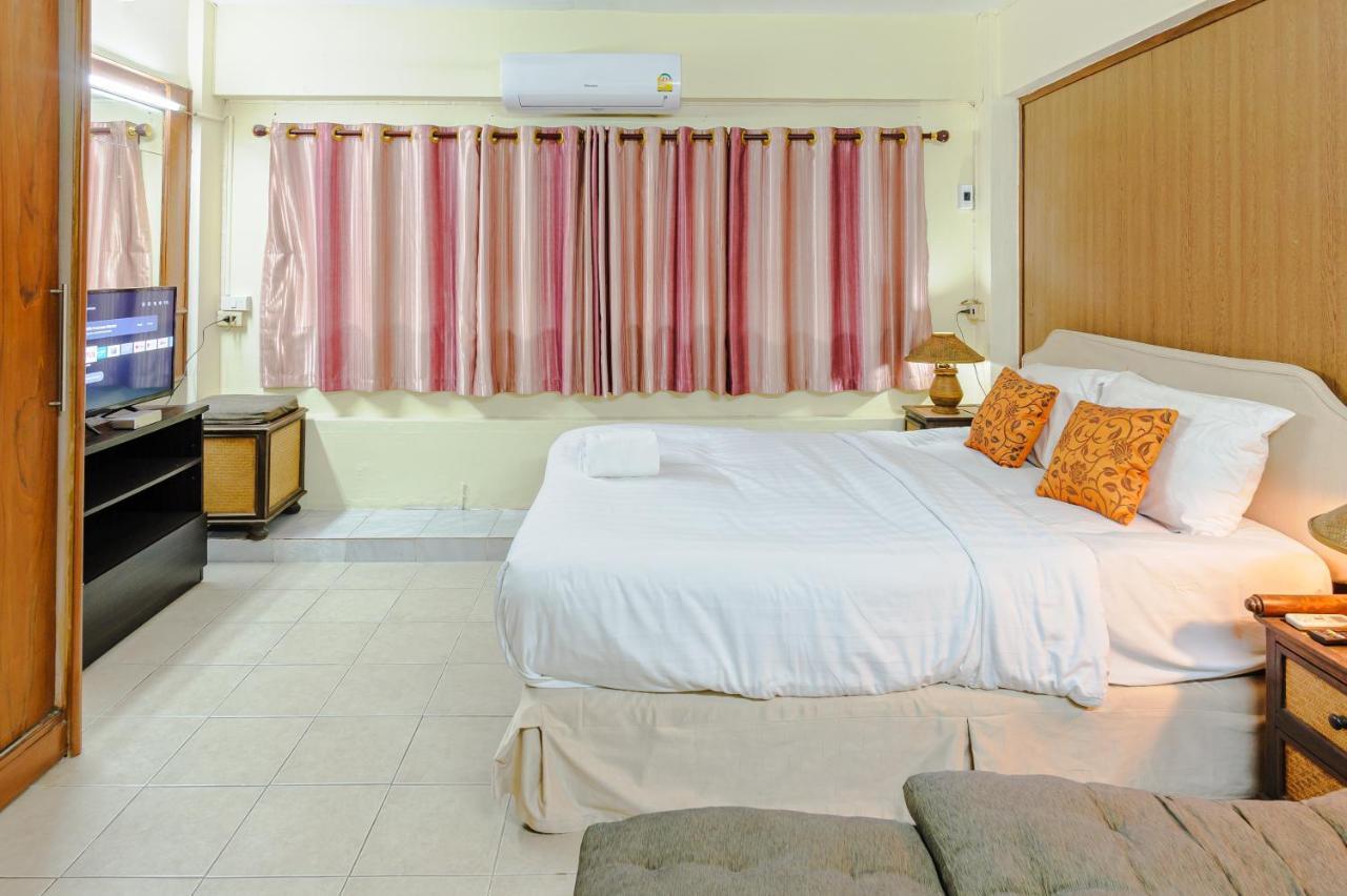 High5 Guesthouse Pattaya Exteriör bild