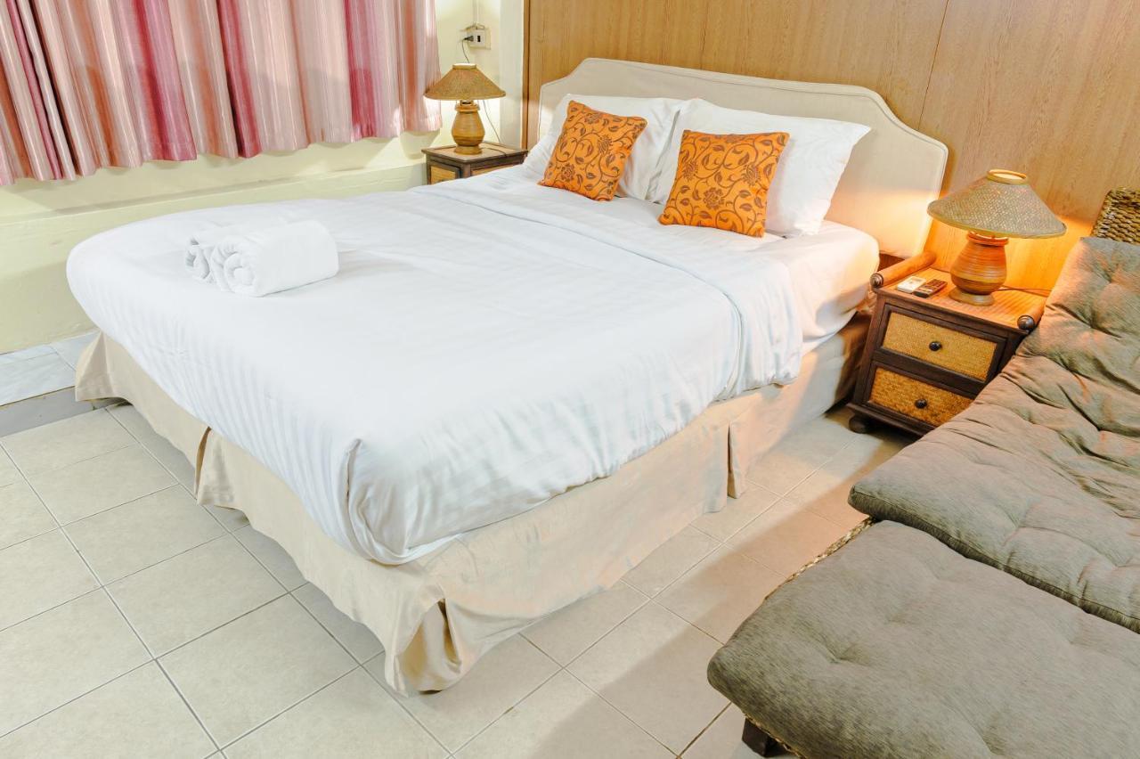High5 Guesthouse Pattaya Exteriör bild