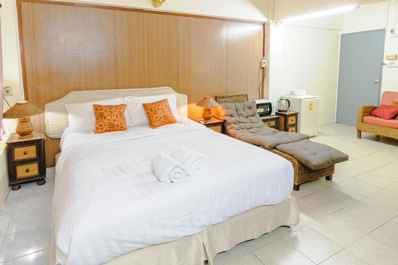 High5 Guesthouse Pattaya Exteriör bild