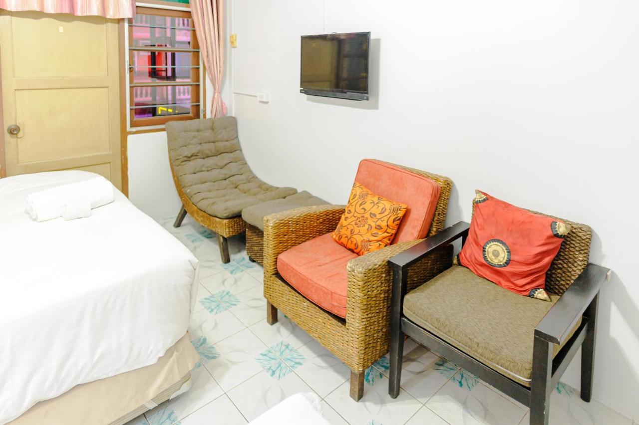 High5 Guesthouse Pattaya Exteriör bild
