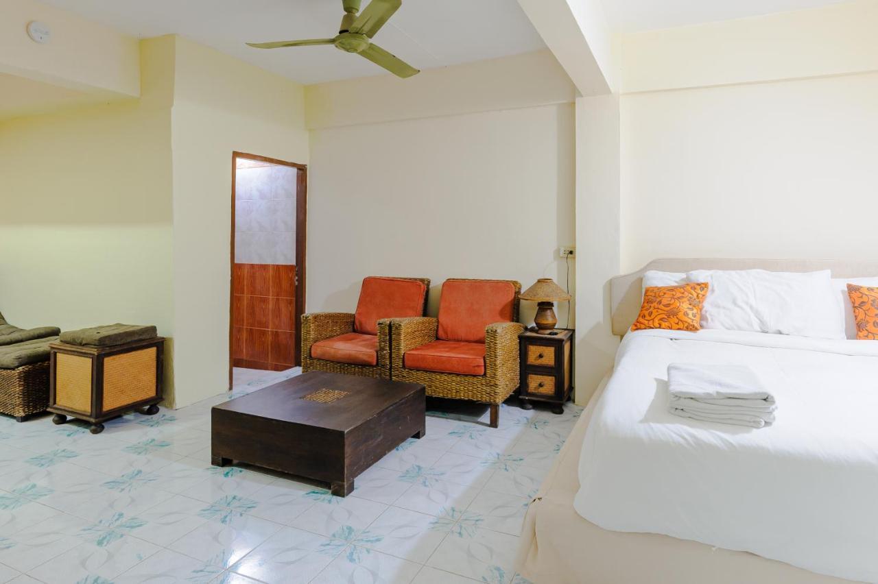 High5 Guesthouse Pattaya Exteriör bild