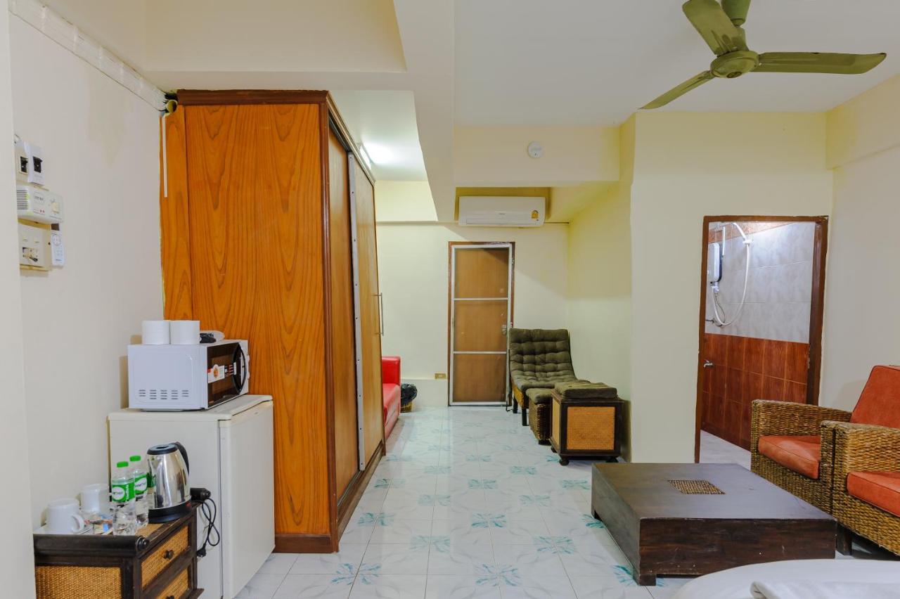 High5 Guesthouse Pattaya Exteriör bild