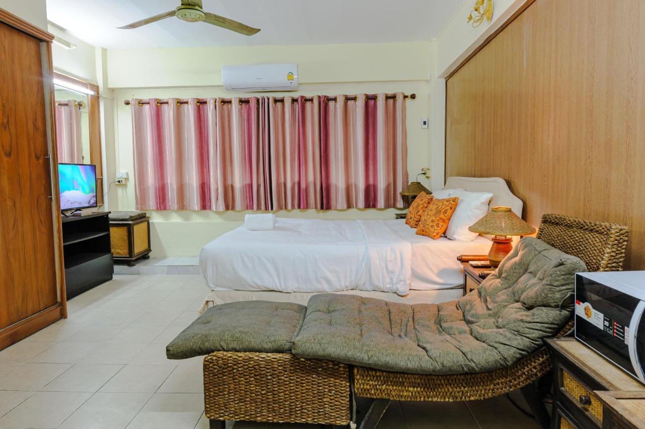 High5 Guesthouse Pattaya Exteriör bild