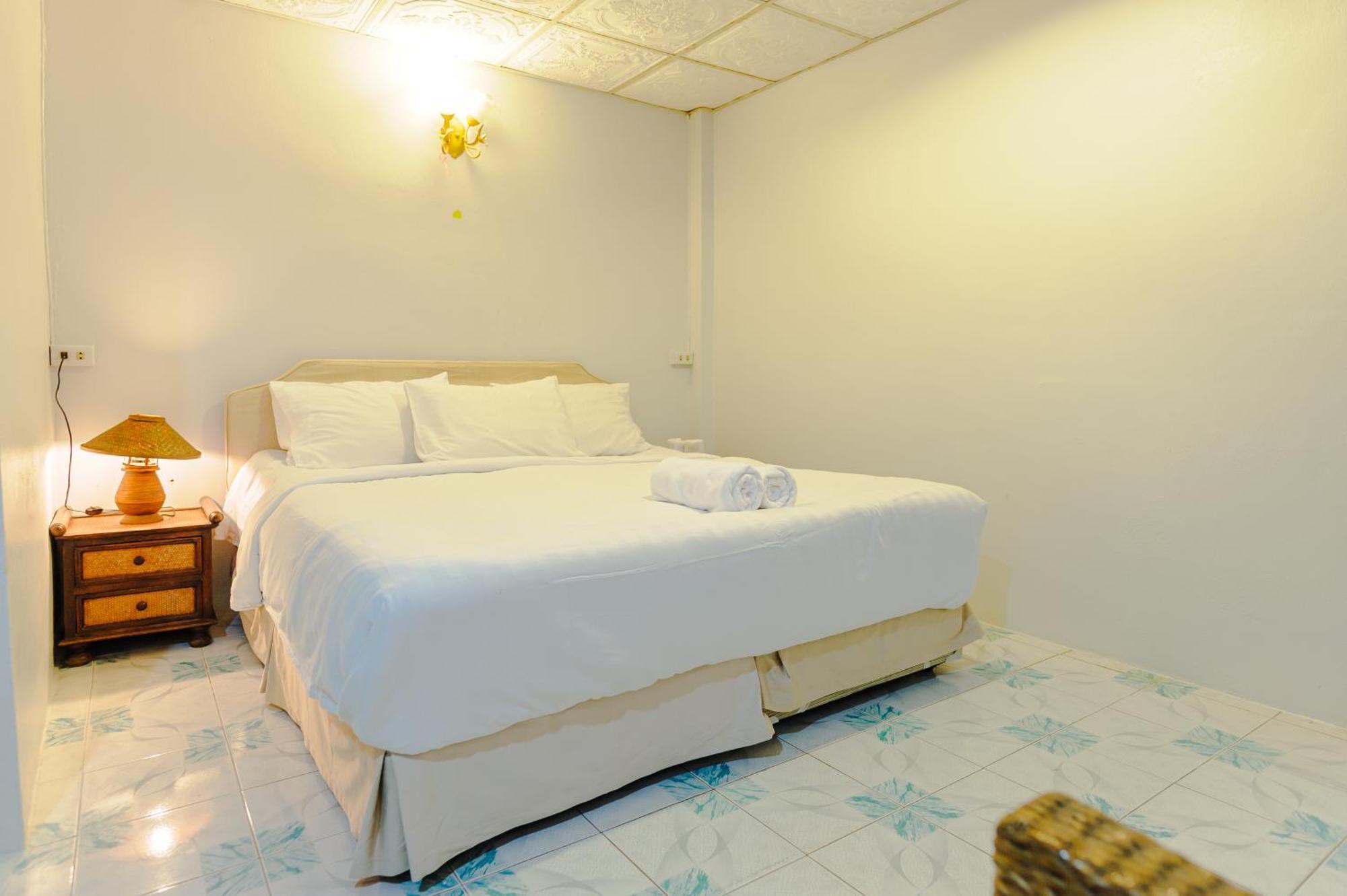 High5 Guesthouse Pattaya Exteriör bild