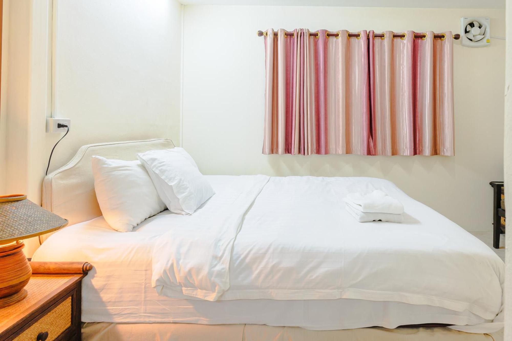 High5 Guesthouse Pattaya Exteriör bild