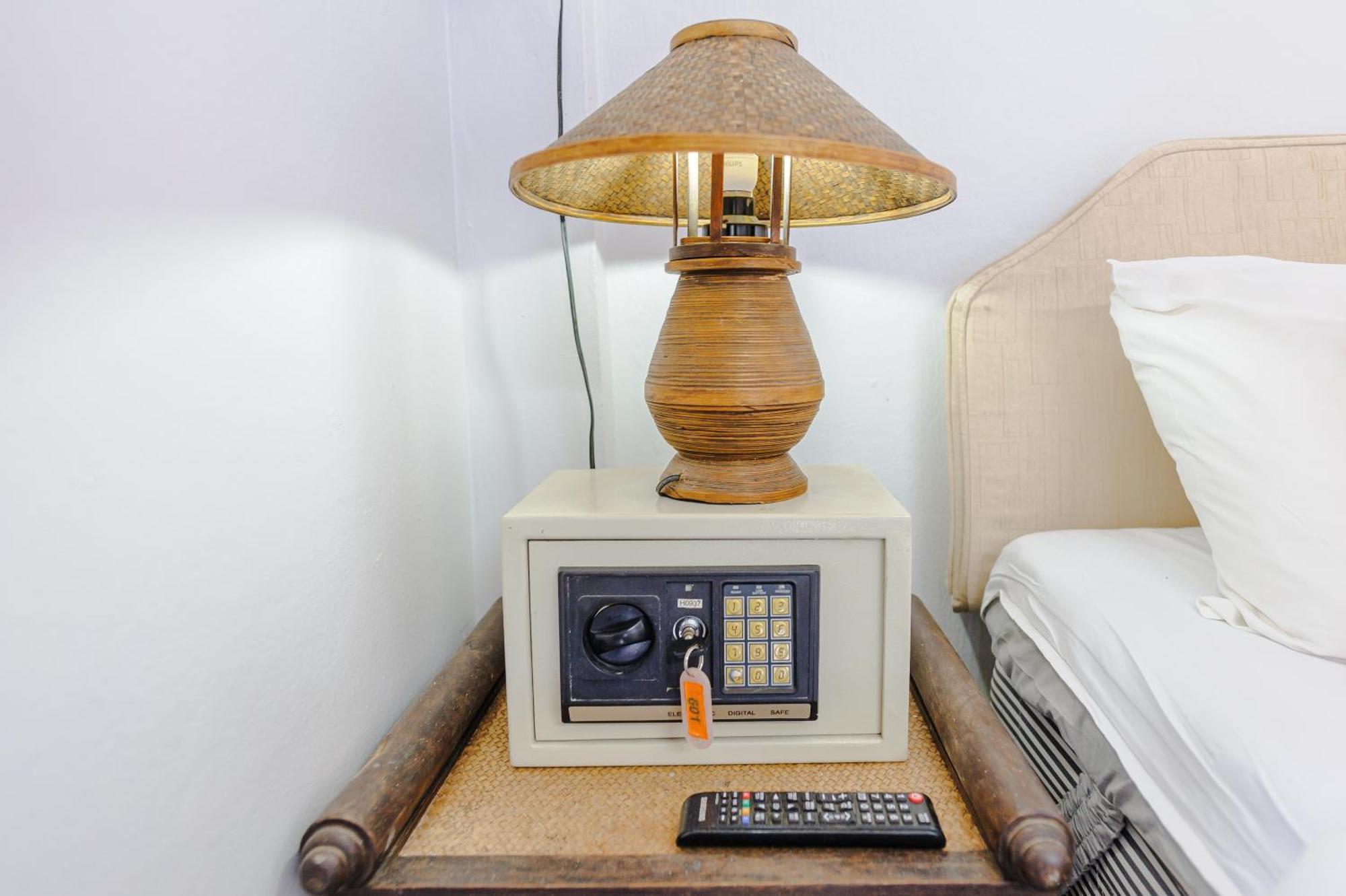 High5 Guesthouse Pattaya Exteriör bild