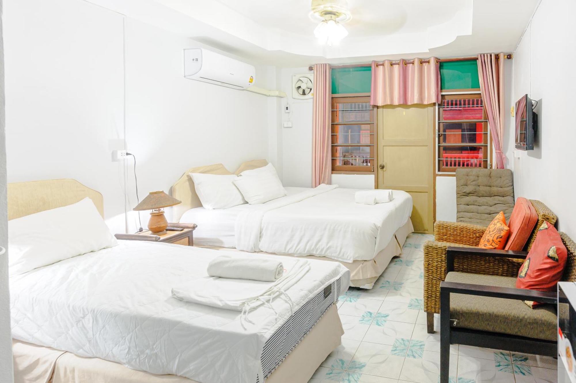 High5 Guesthouse Pattaya Exteriör bild