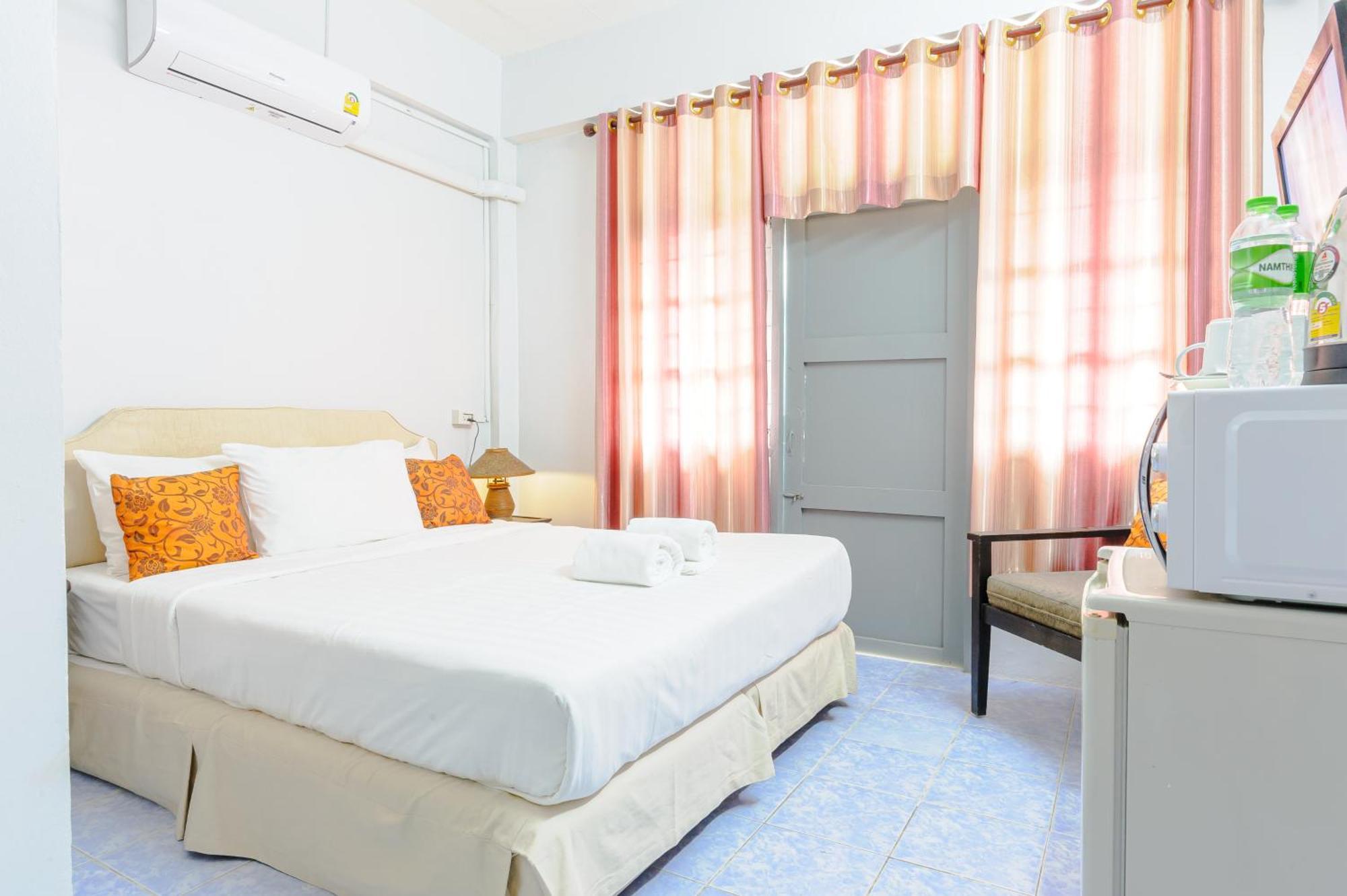 High5 Guesthouse Pattaya Exteriör bild