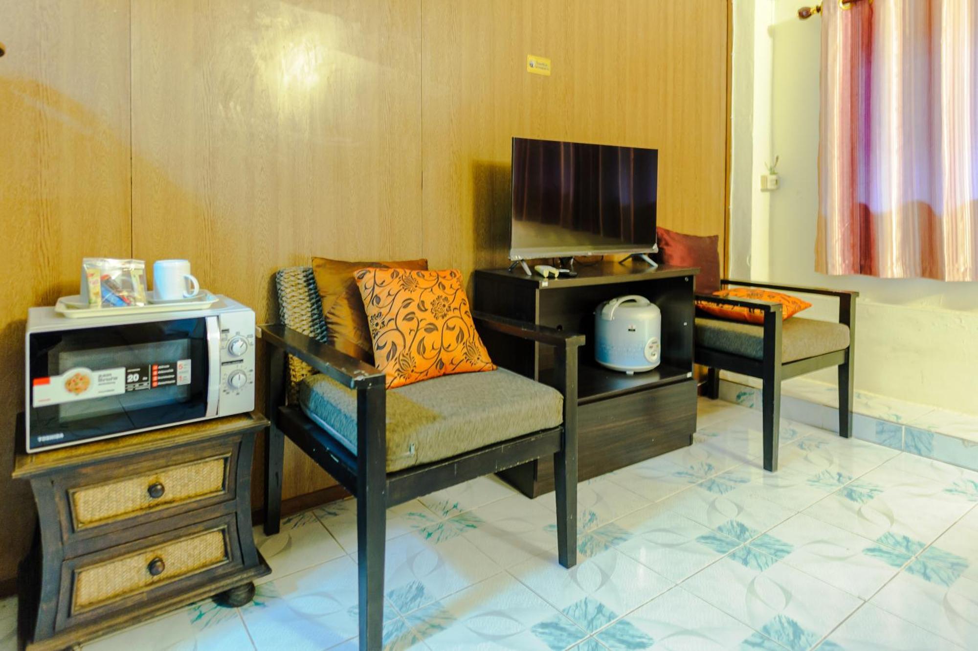 High5 Guesthouse Pattaya Exteriör bild