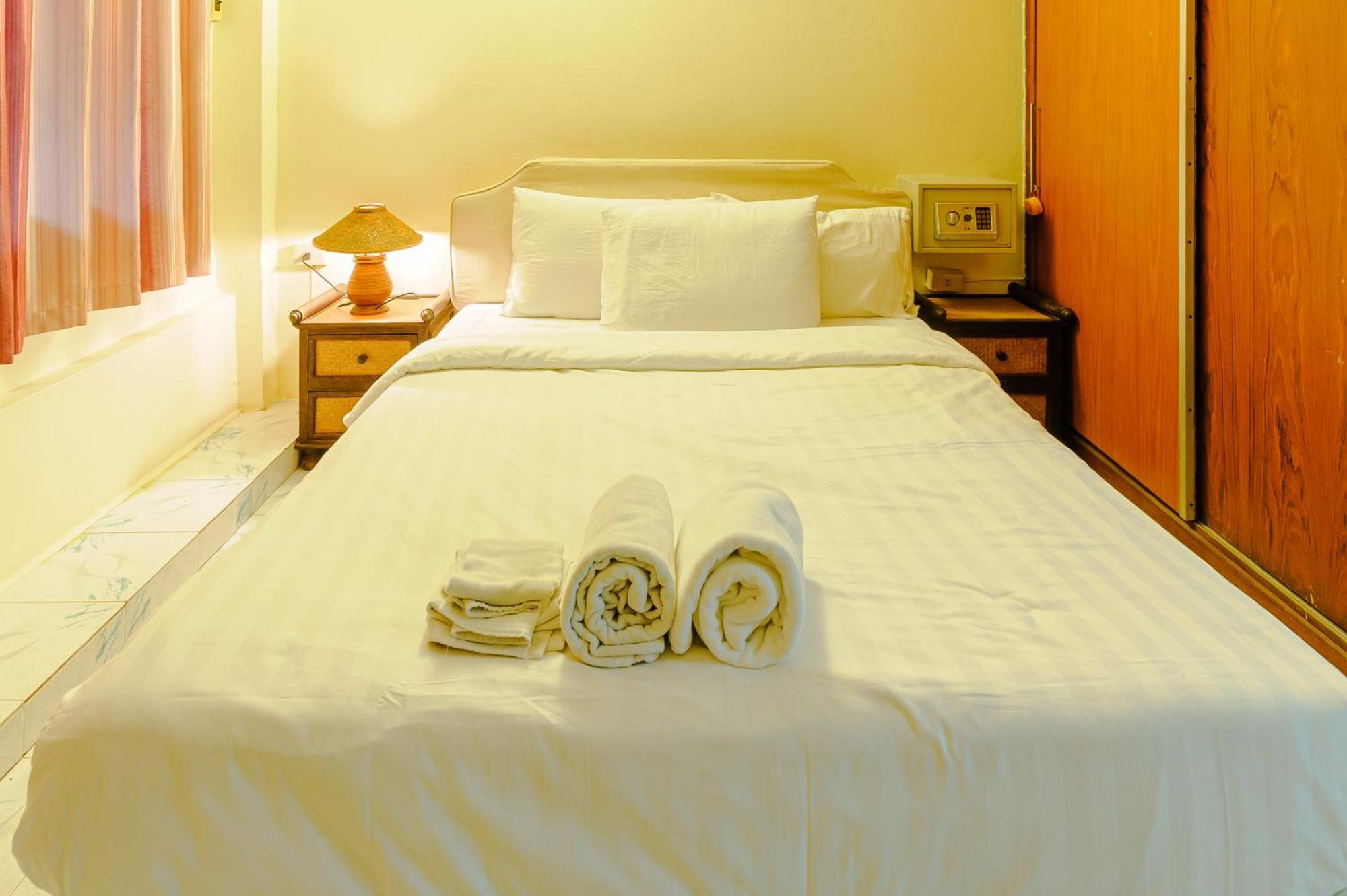 High5 Guesthouse Pattaya Exteriör bild