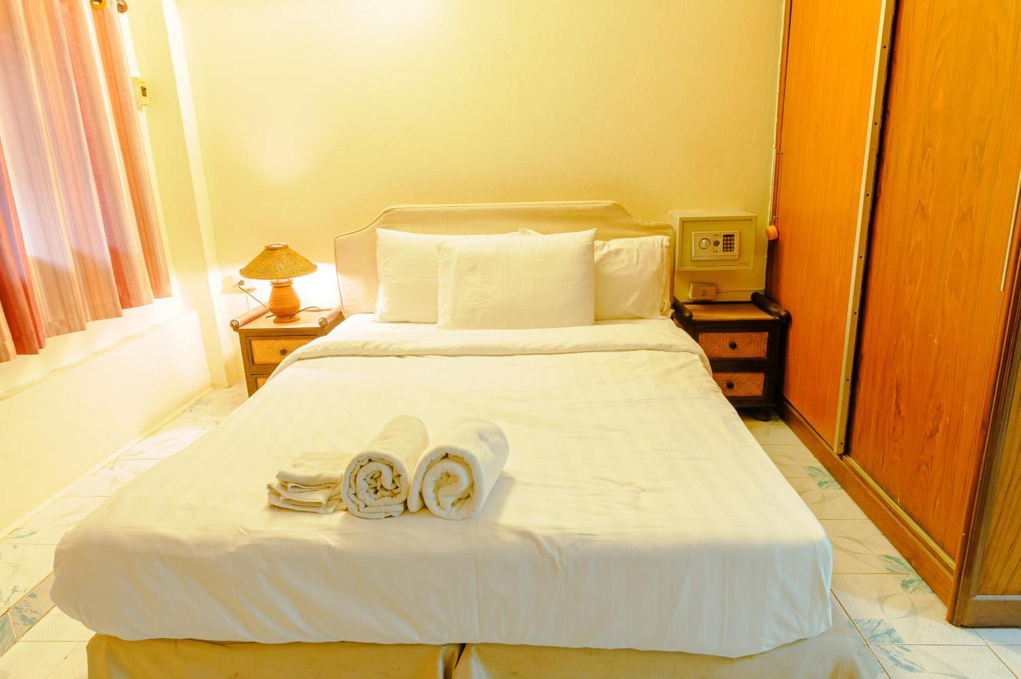 High5 Guesthouse Pattaya Exteriör bild