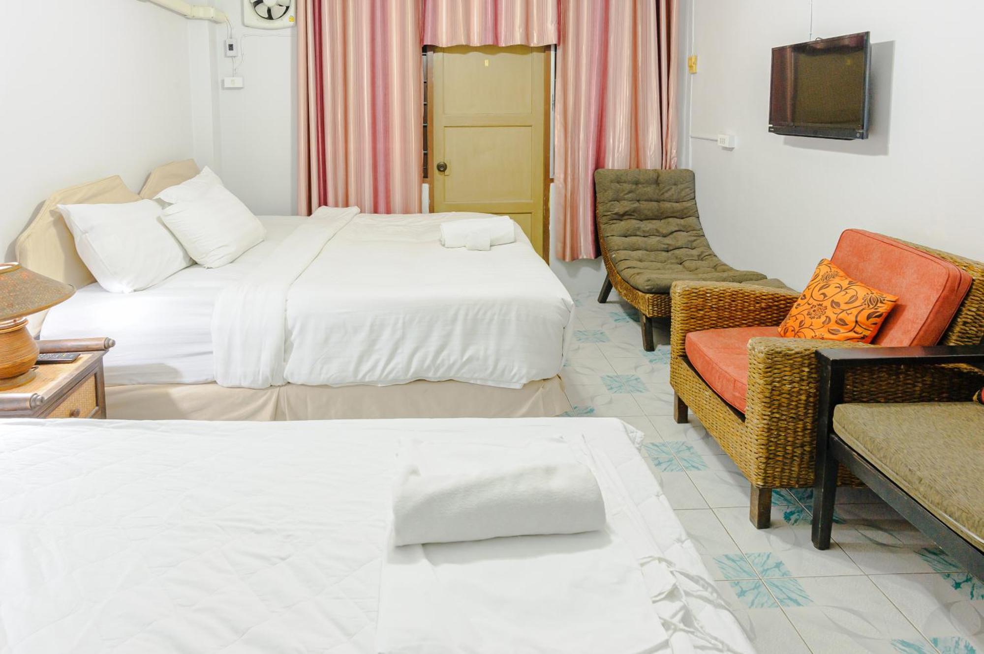 High5 Guesthouse Pattaya Exteriör bild